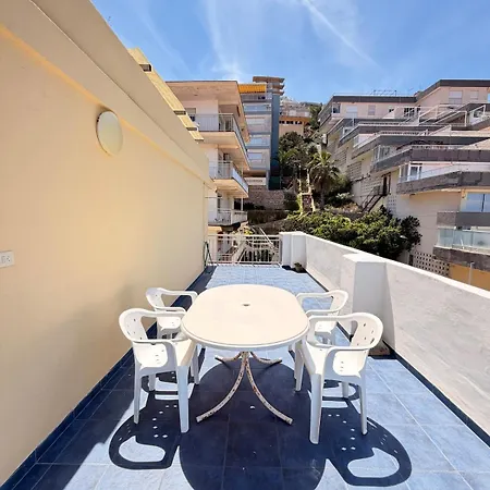 First-line Beachfront Penthouse, Terrace, And Ocean Views *